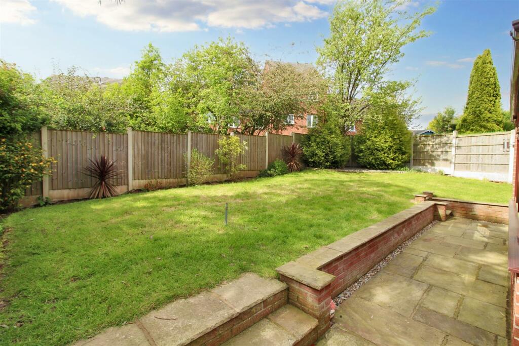 11, Ganton Close Nottingham, NG3 3ET