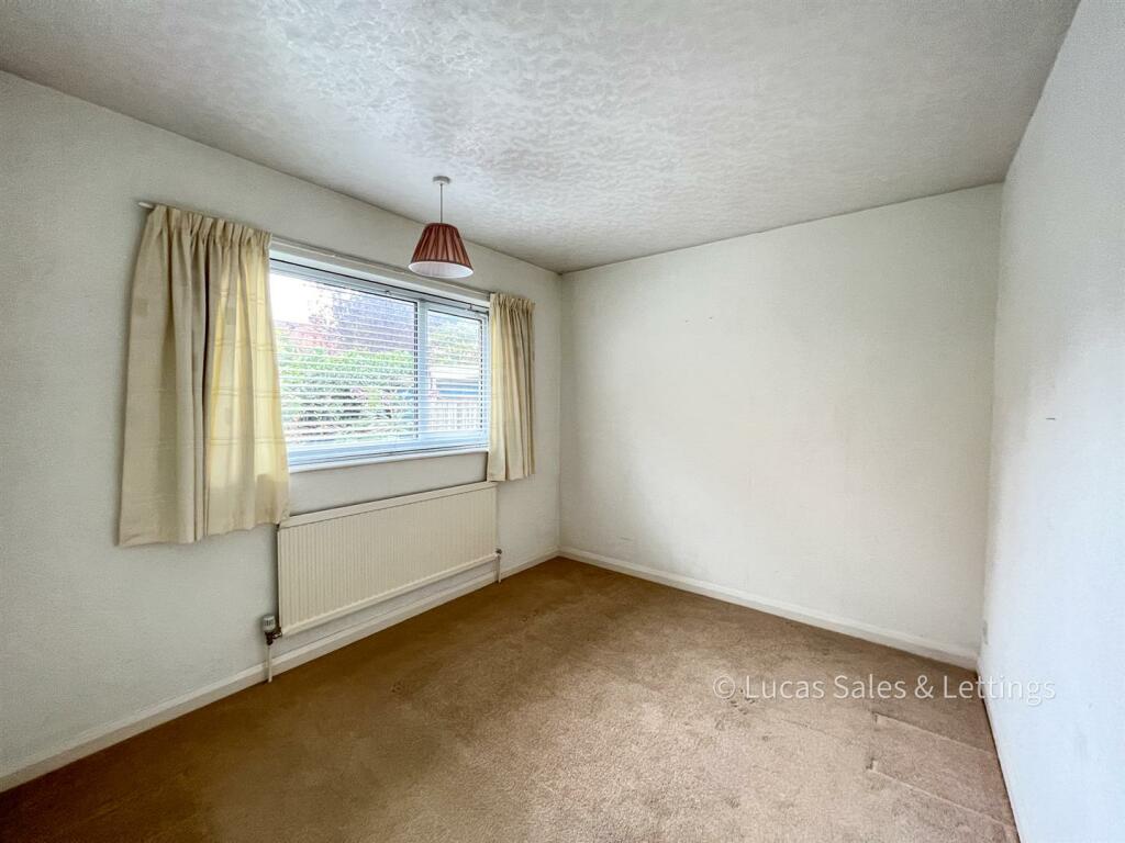 74 St Michaels Rd Kettering-03.jpg