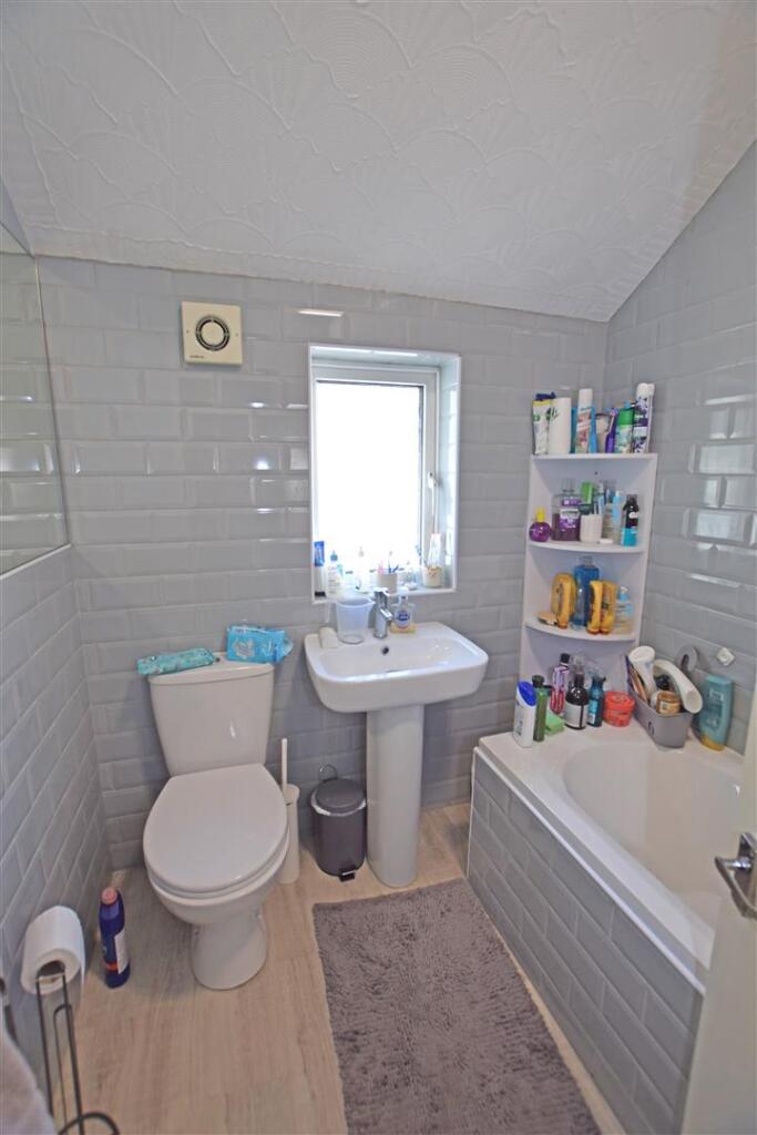 F/F Flat Bathroom