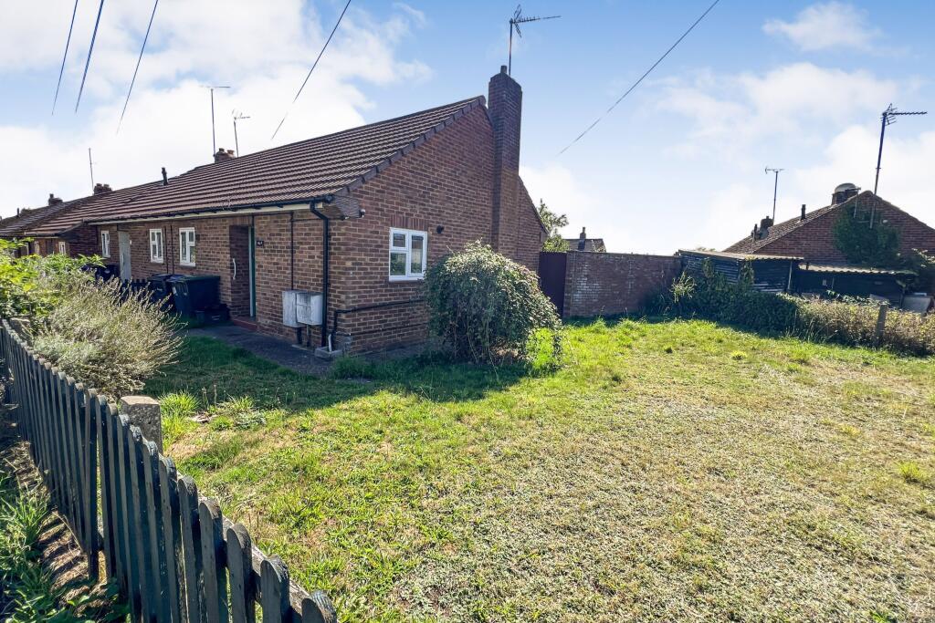 102a Oaklands, Chippenham, Wiltshire, SN15 1RH