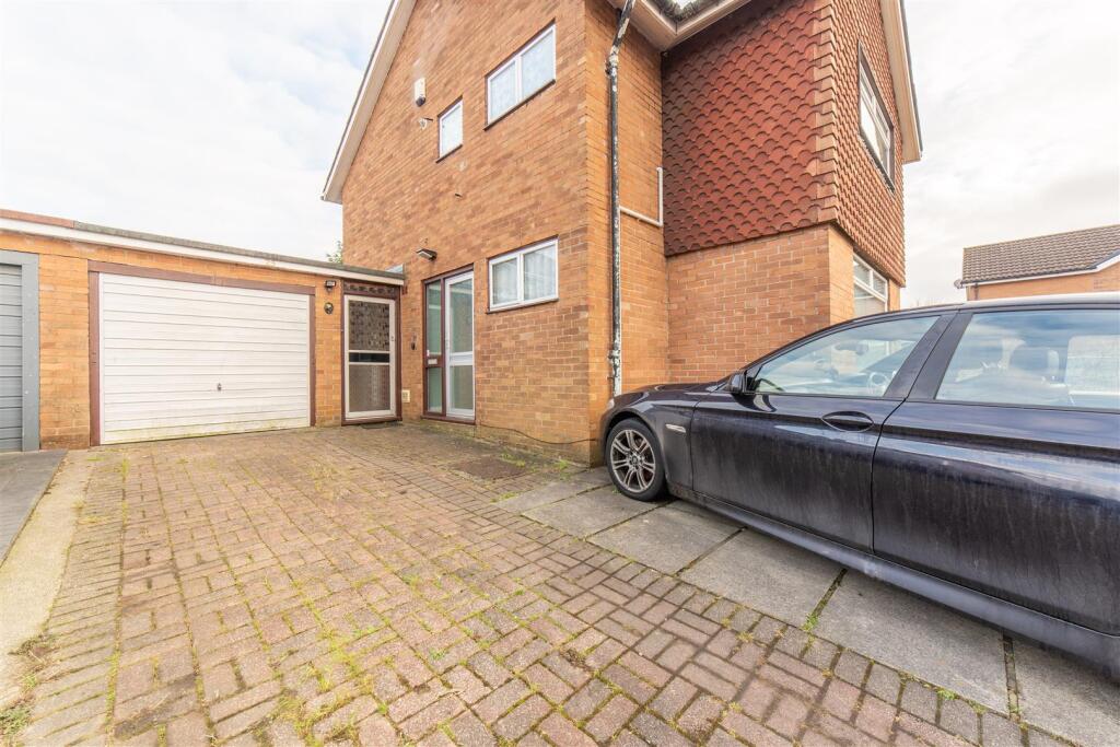 29 Llanyravon Way-25.jpg