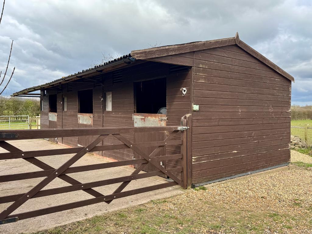 Stabling close to the cottage