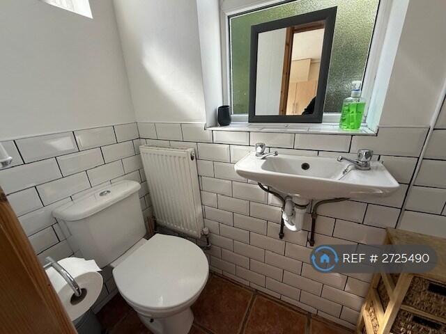 Gf Shower Room