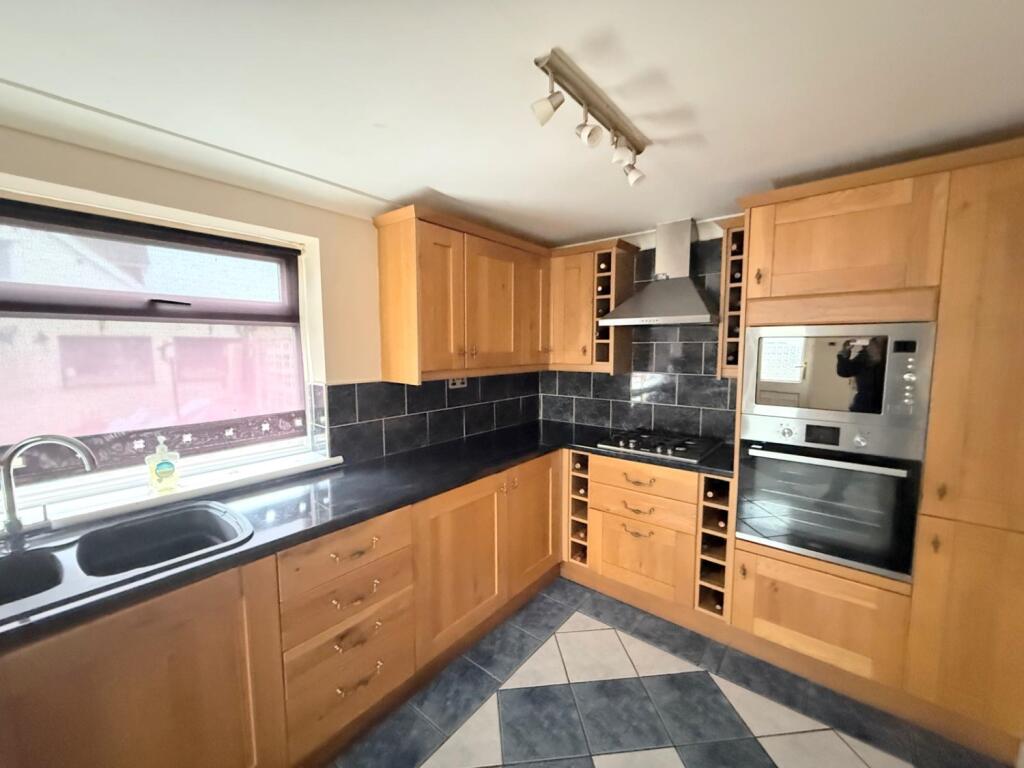 5b2956fc-f9d0-41d8-a7d1-8fd537c21b90