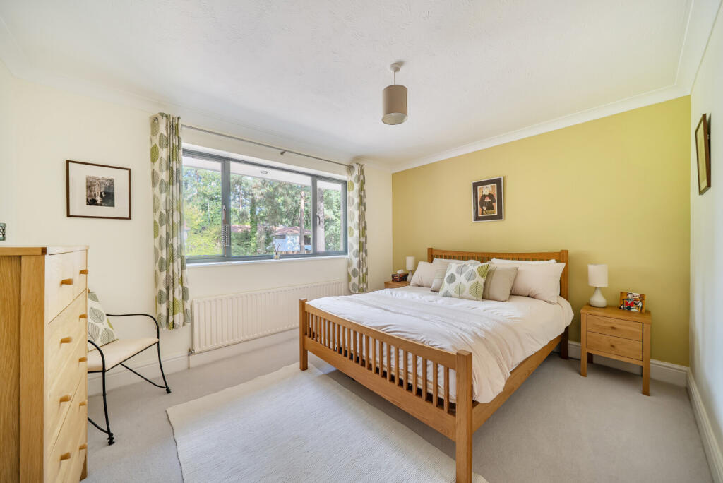 1348601-15-68bf1f...