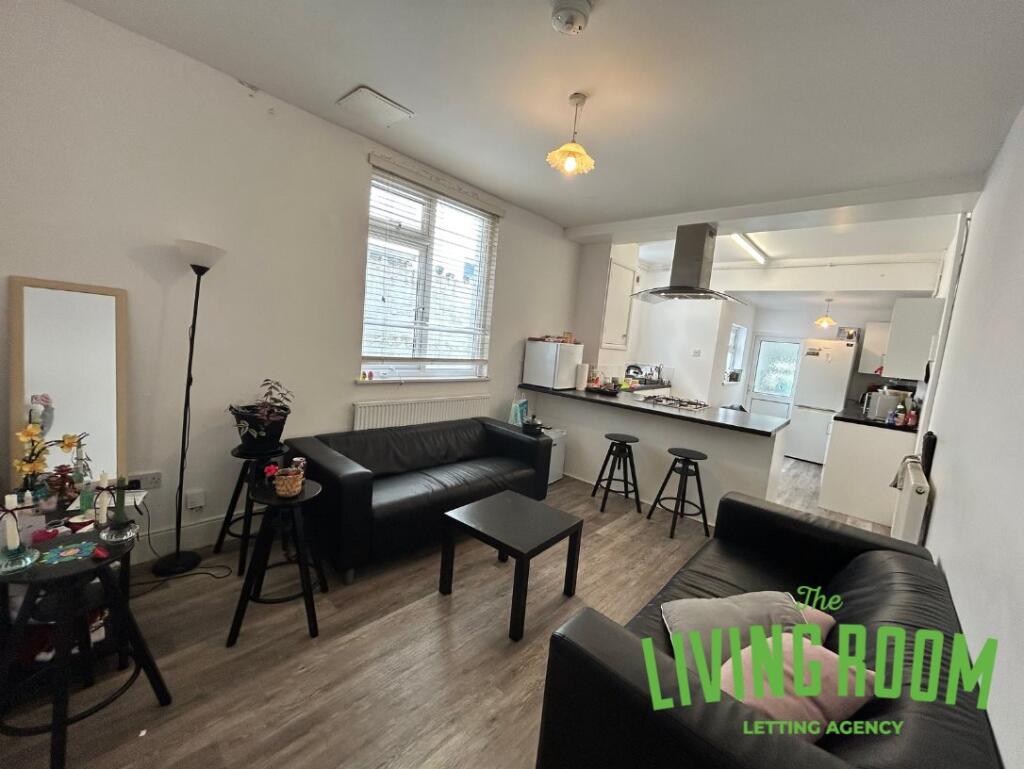 Lounge 3