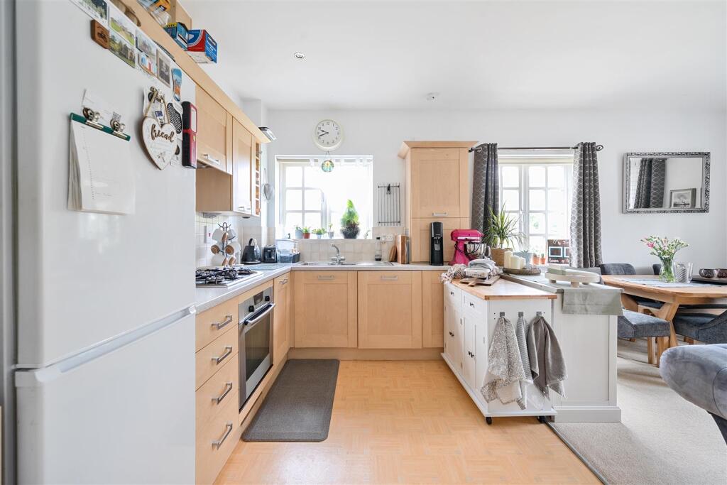 73 Reffield Close, Towcester (17).jpg