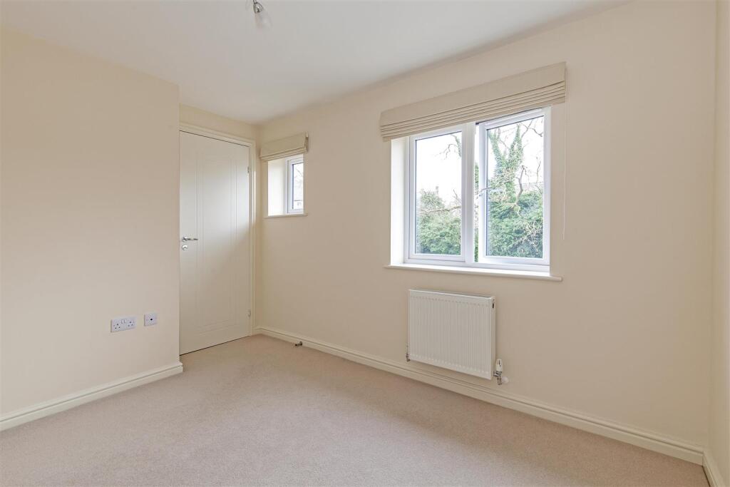 Bedroom 2-2.jpg