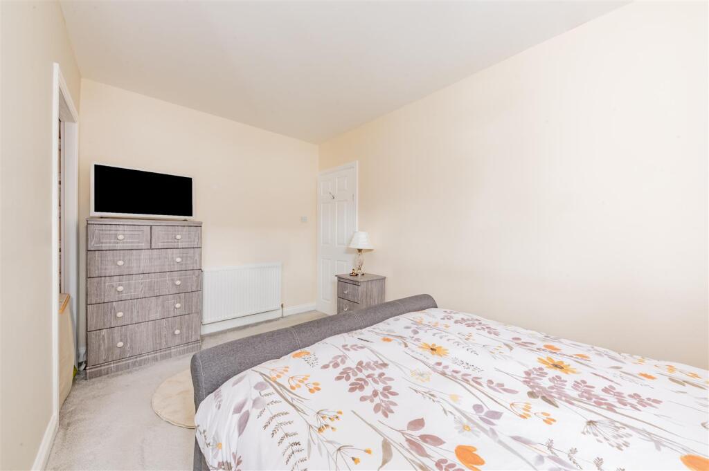 13 Lowson Avenue Forfar-12.JPG