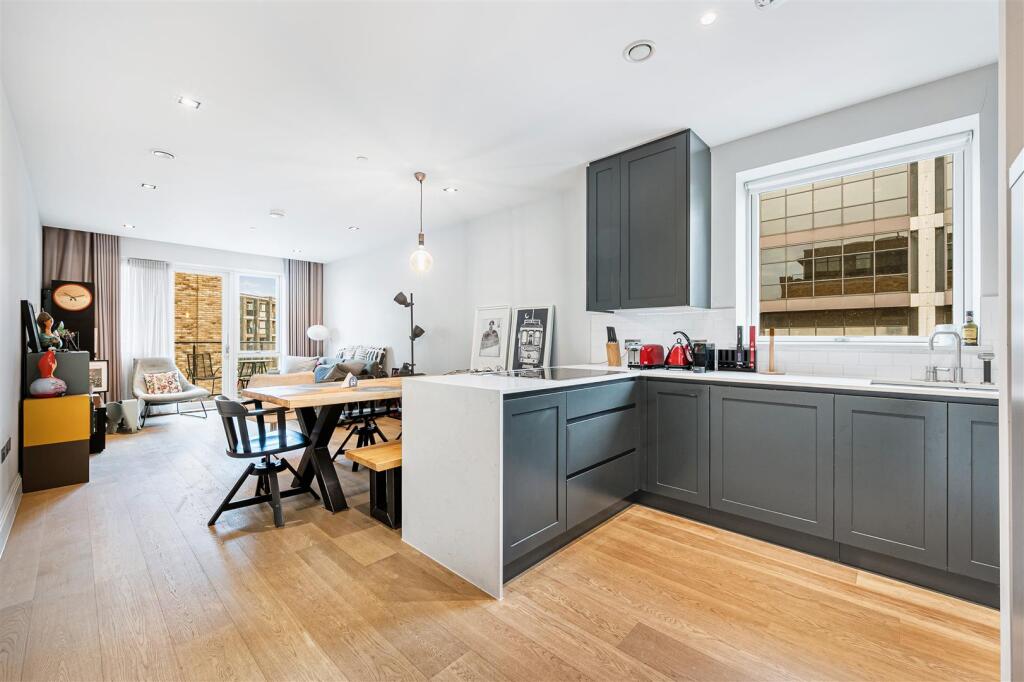 Renaissance Square, Chiswick, W4