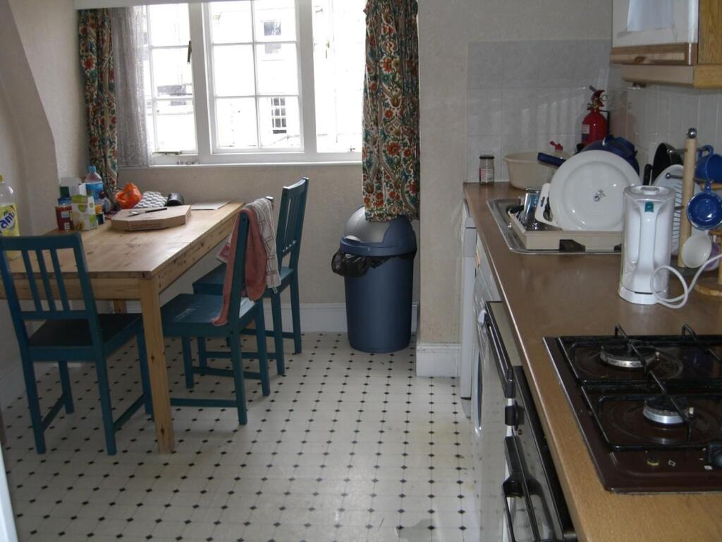 kitchen 2.jpg