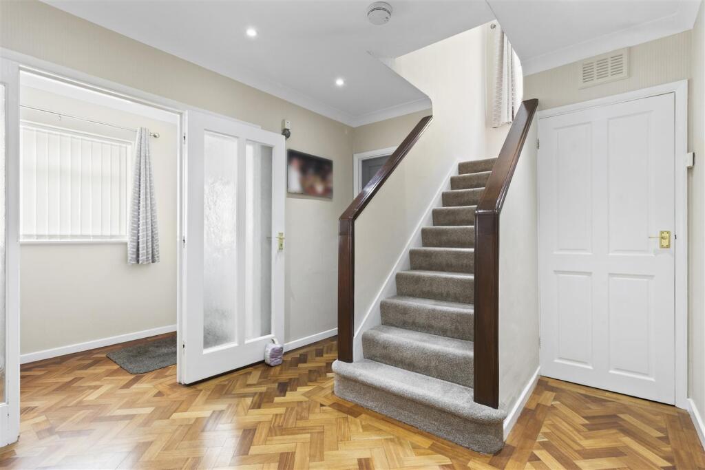 entrance hall #3.jpg