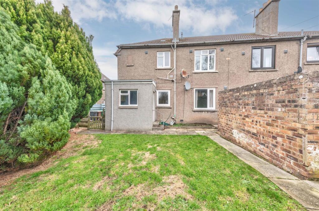 35 Norman View Leuchars-13.JPG