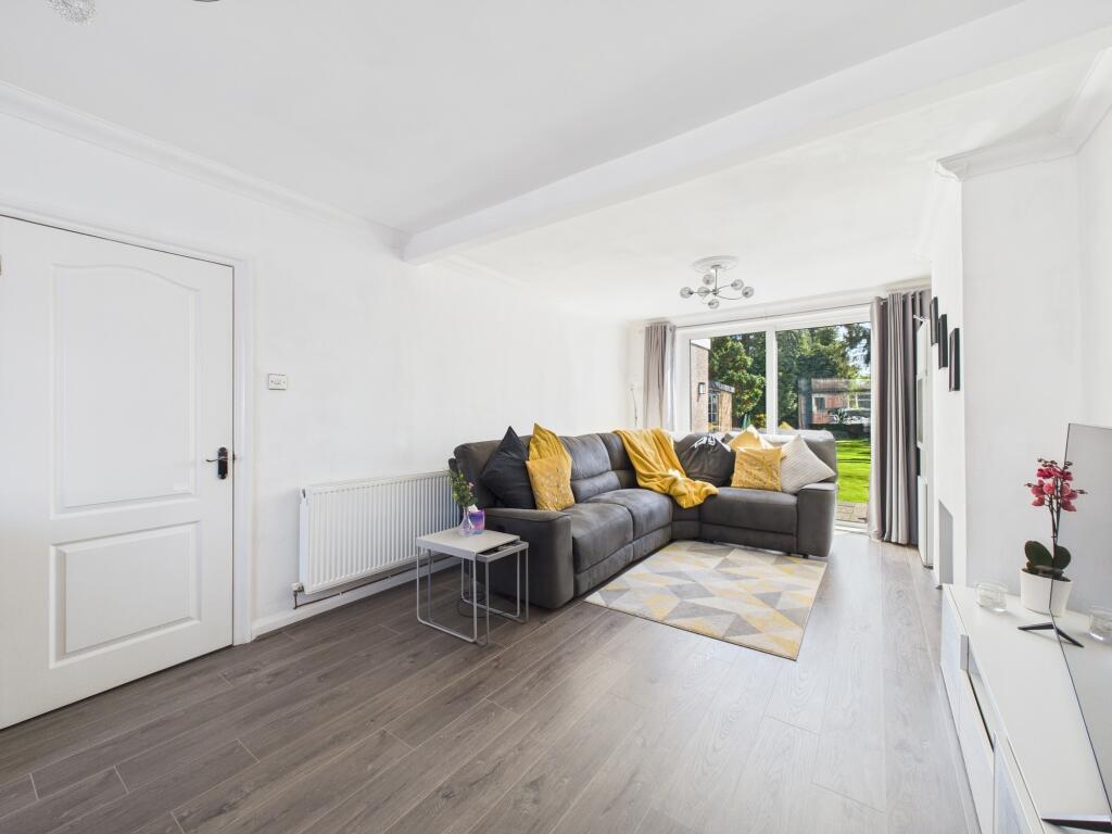 CAM05192G0-PR0042-STILL020