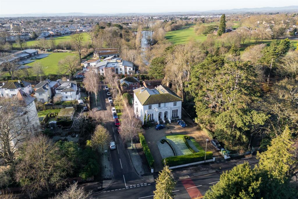 Flat 3, 110 Evesham Road, Cheltenham, Gloucestersh