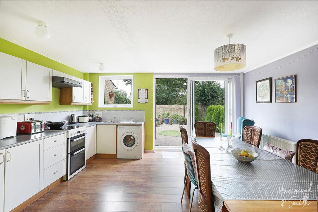 Kitchen/Dining Area