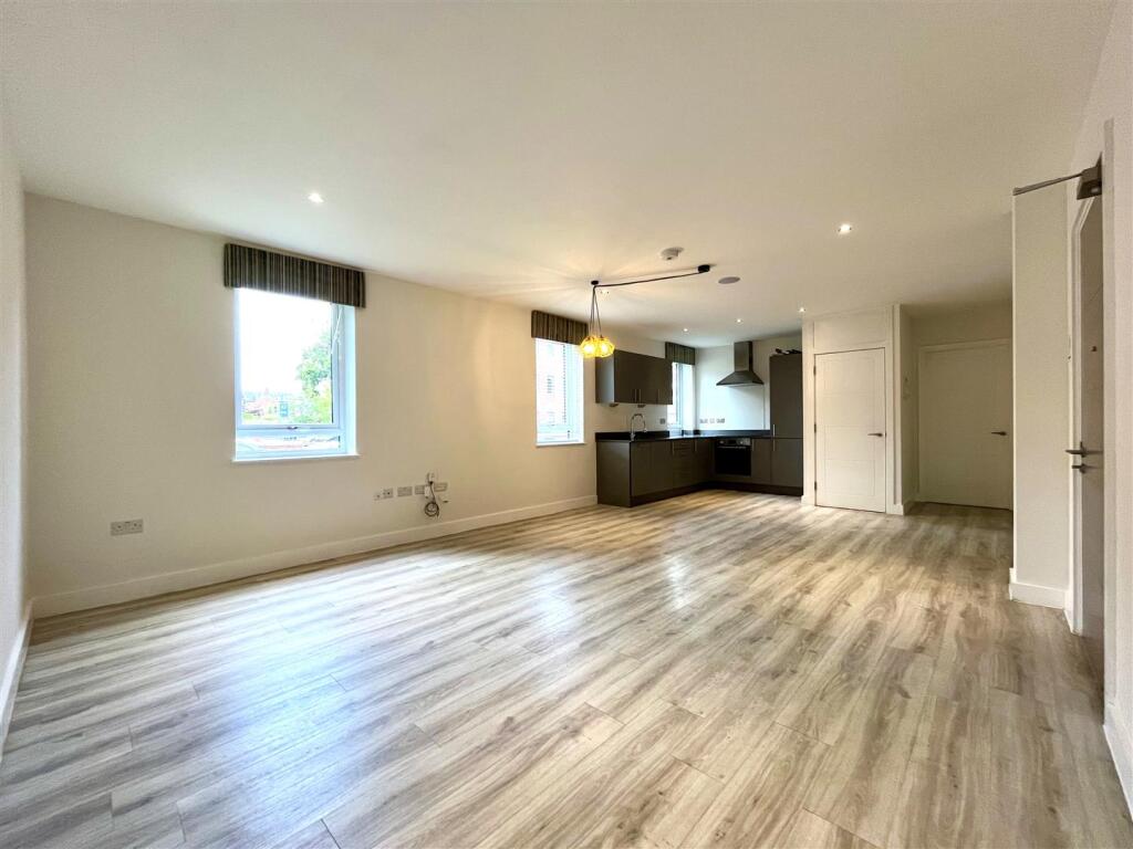 Kitchen / Living Area