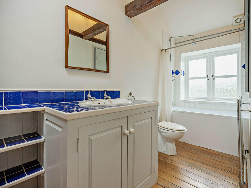 8666823-interior0...