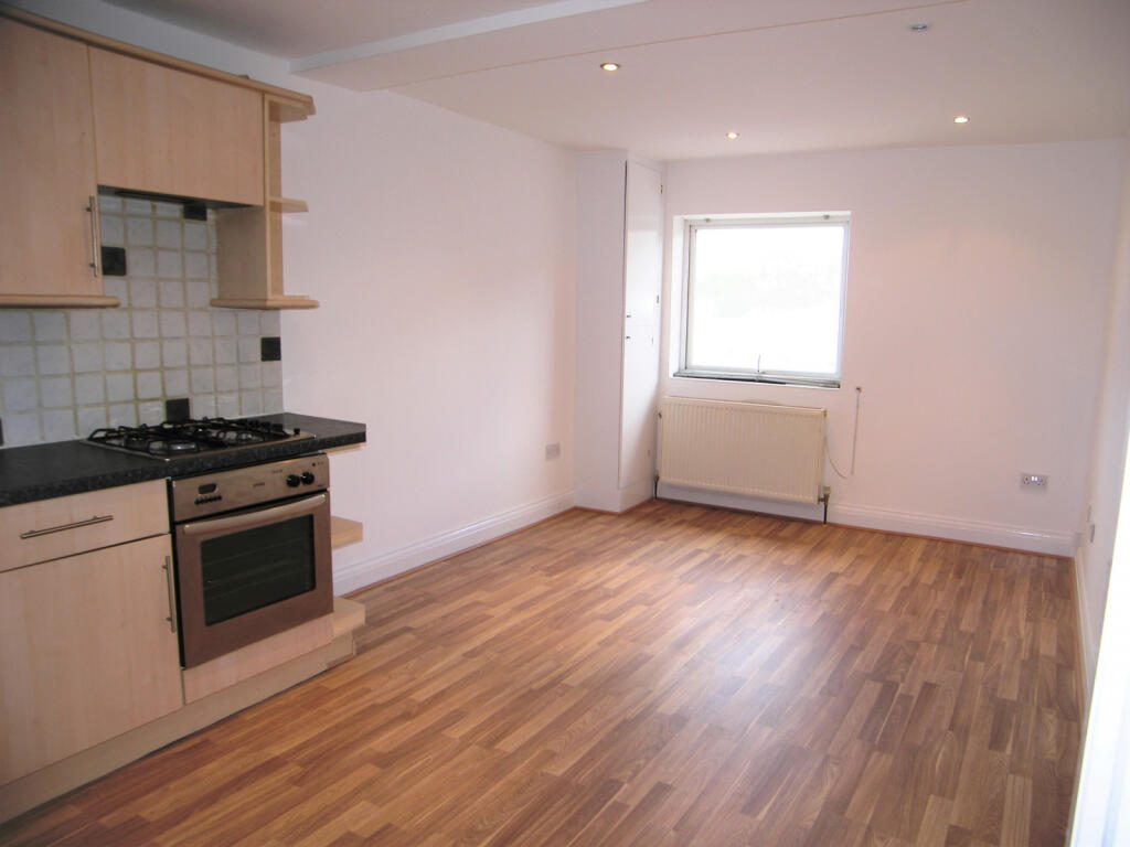 KITCHEN-LOUNGE