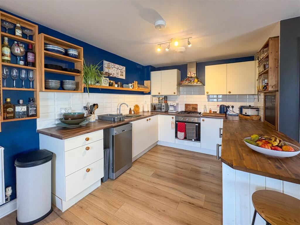 Kitchen/diner/lounge