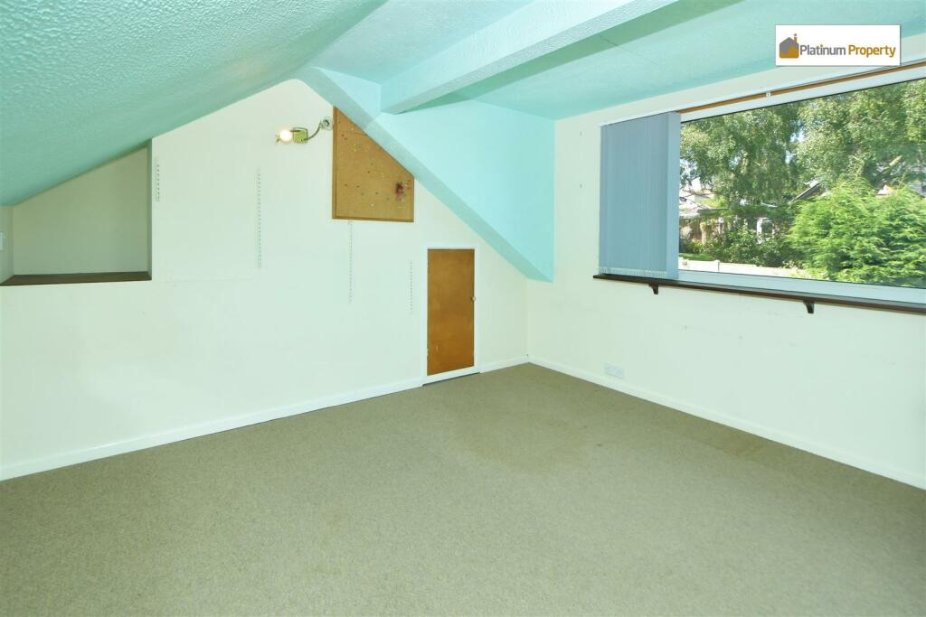 LOFT ROOM