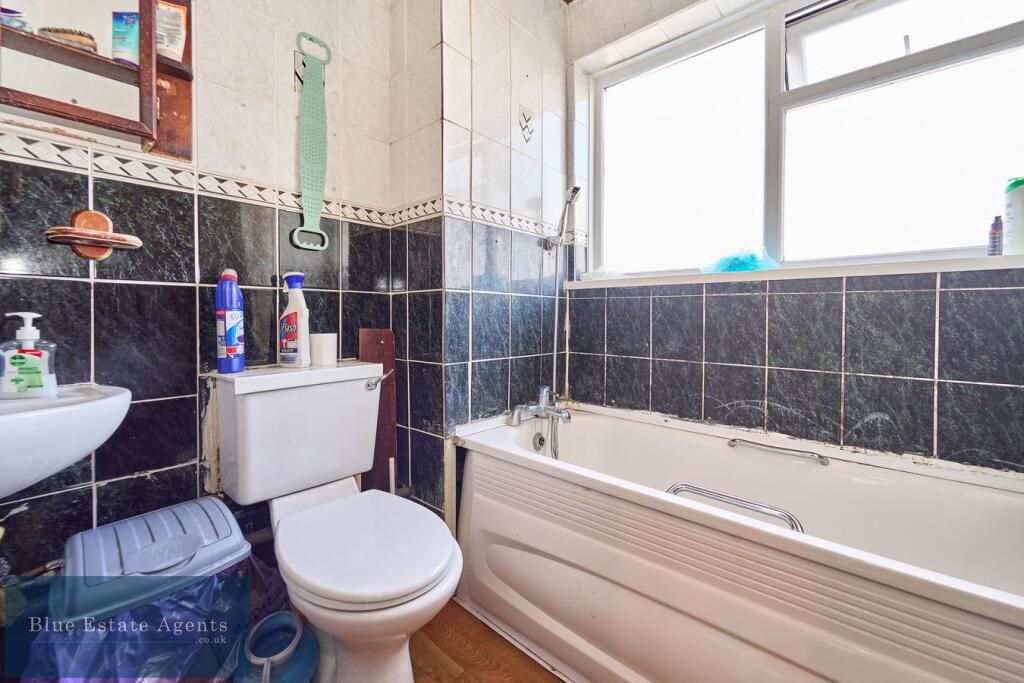 Family Bathroom Suite