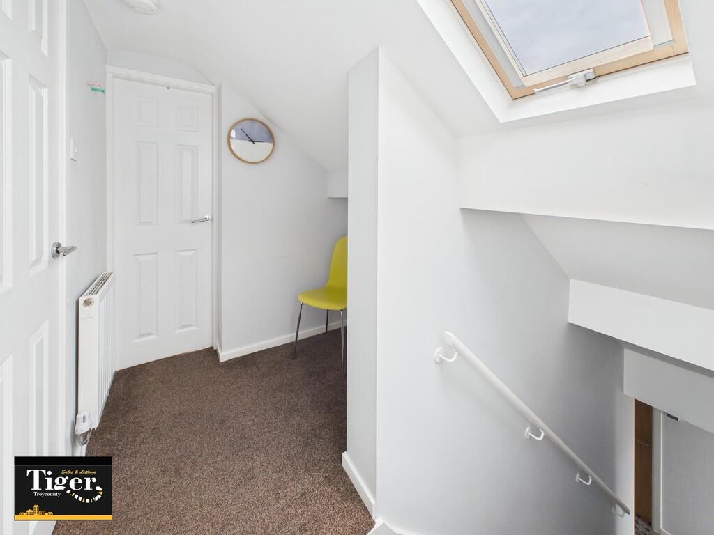 CAM02176G0-PR0552...