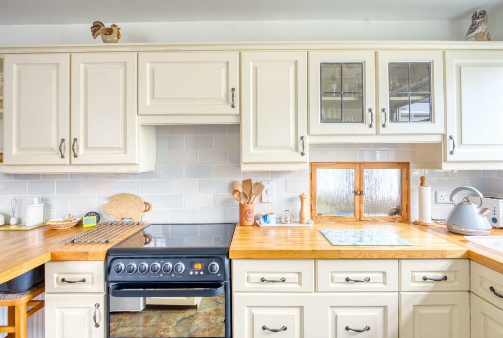 3 Kitchen - Mark Templer 20 Stowey Park RD - Real 