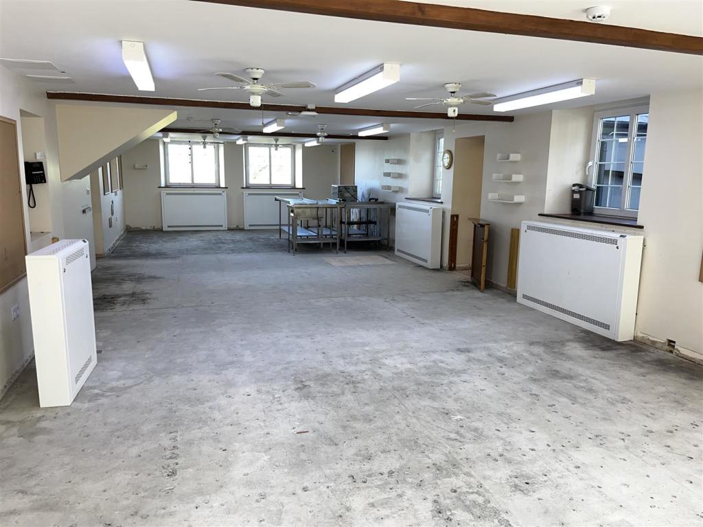 GROUND FLOOR MAIN ROOM