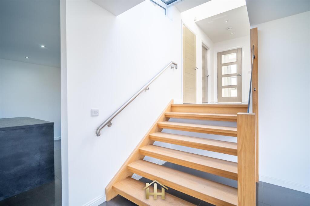 16B FALKLAND CRES DD53SQ 180325 EDIT (39 of 83).jp