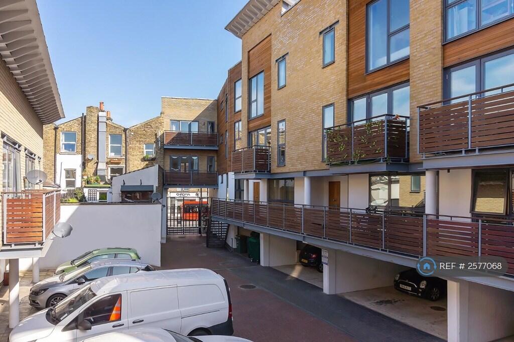 Horseshoe Mews - Development 