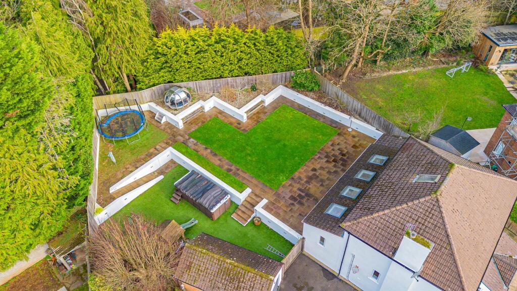 Bronwydd Close Drone-5.jpg