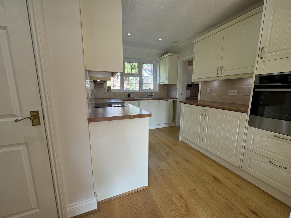 11 - Kitchen inc Cupboard.jpg