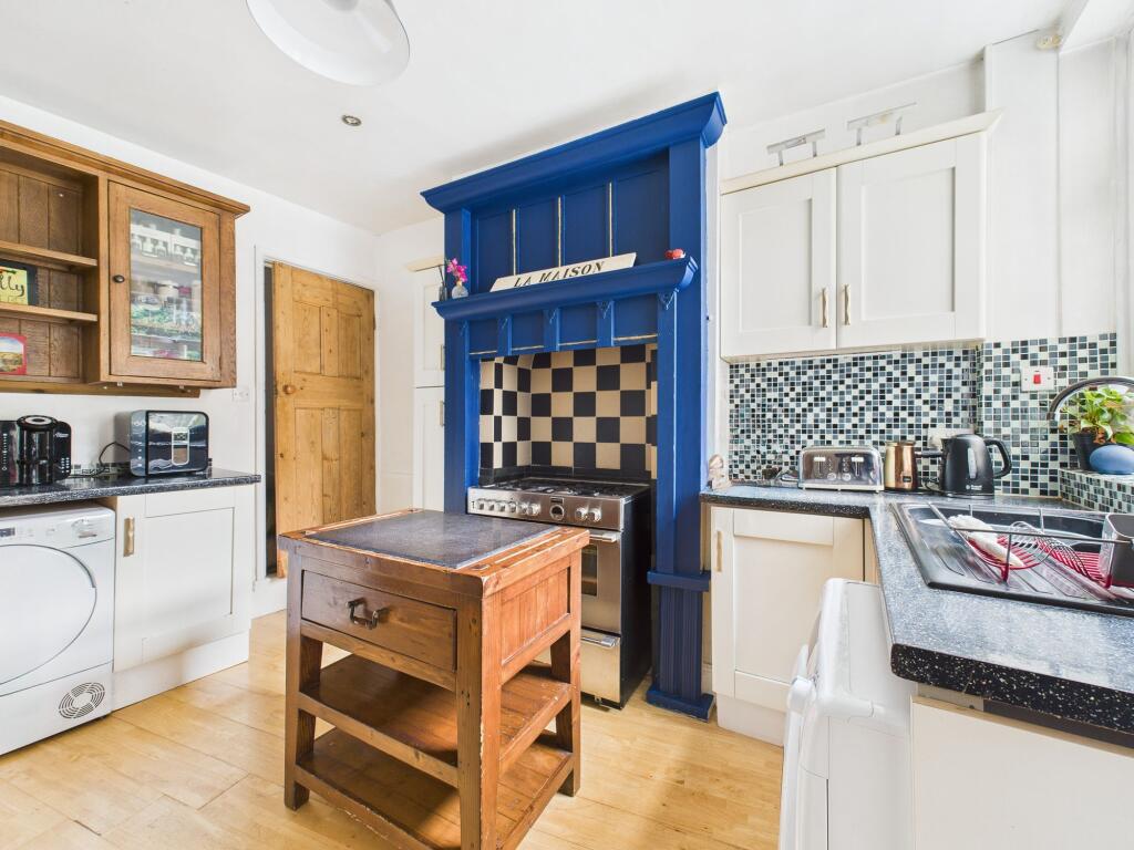 Dining Kitchen (Kitchen Area)