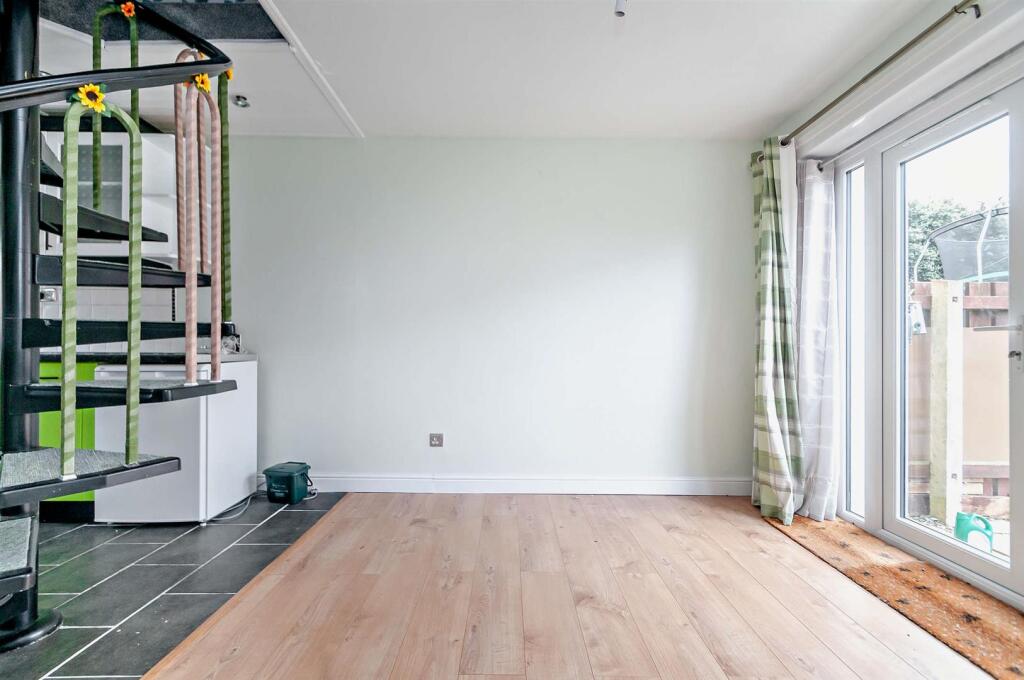 8647900-interior11-800.jpg
