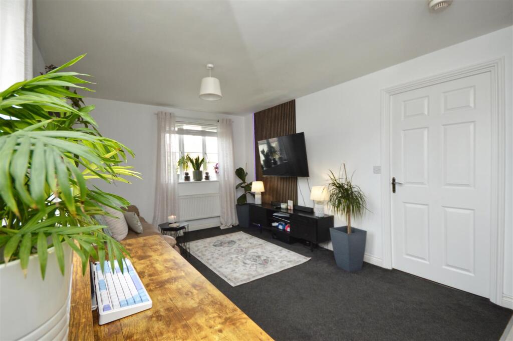 Open Plan Kitchen / Living Room
