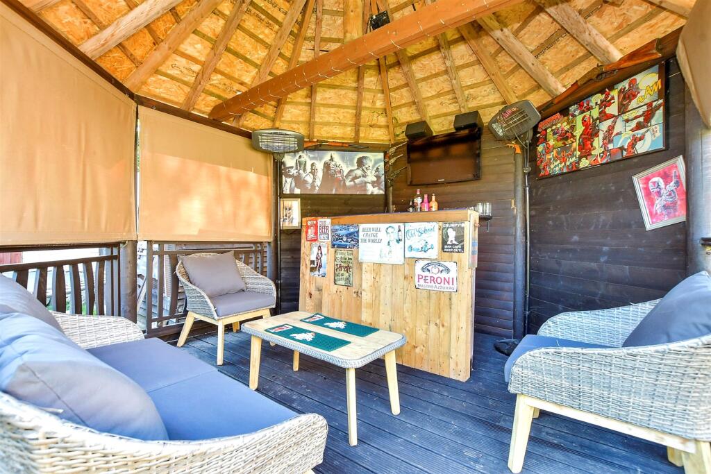 Workshop/Outbuildings