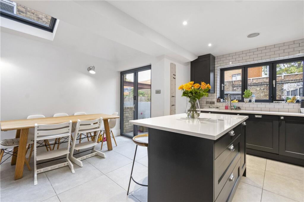 Dining/Kitchen