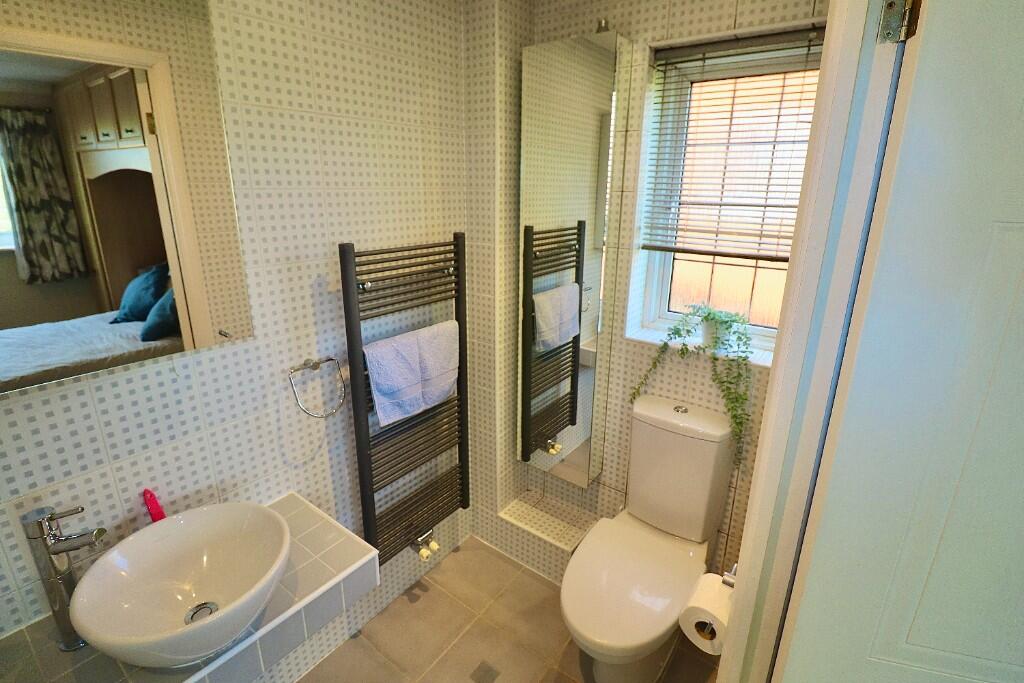 Bathroom (En-suite)