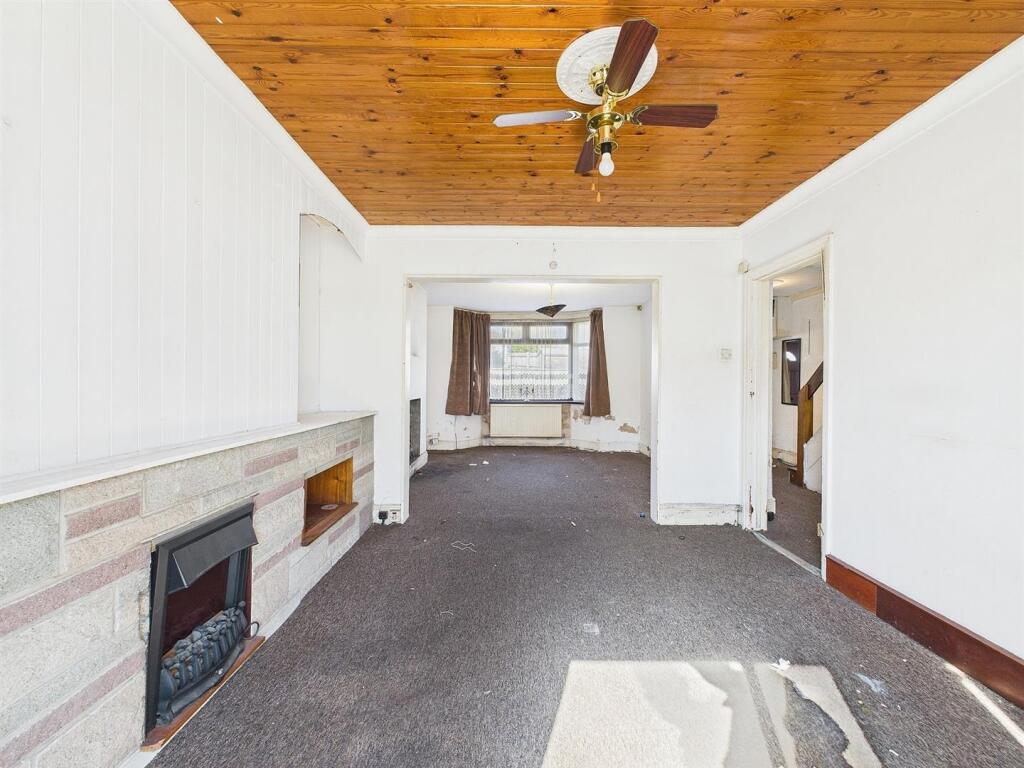 5 - Four Bedroom House for Auction, Vera Road, Fis