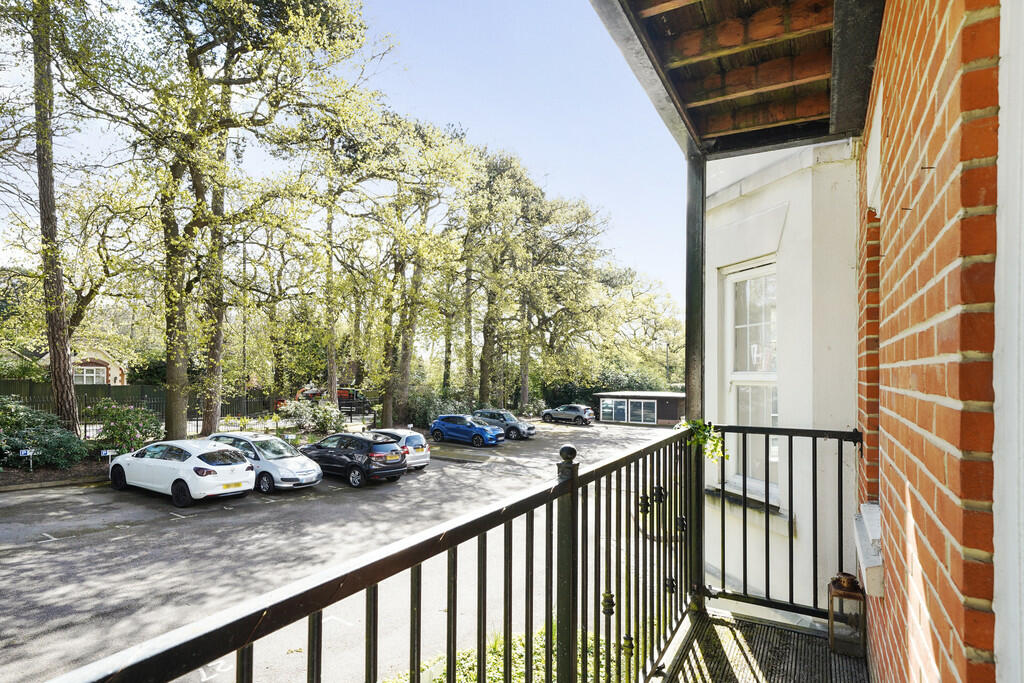 Flat 15, Brookshi...