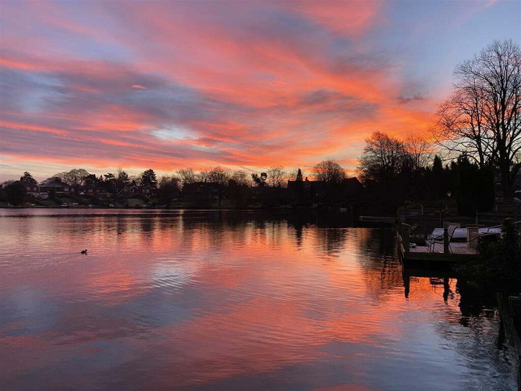 The Mere sunrise 2.jpg