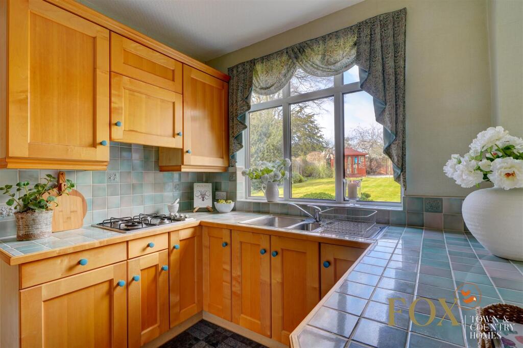 2 St Catherins Hill (26).jpg