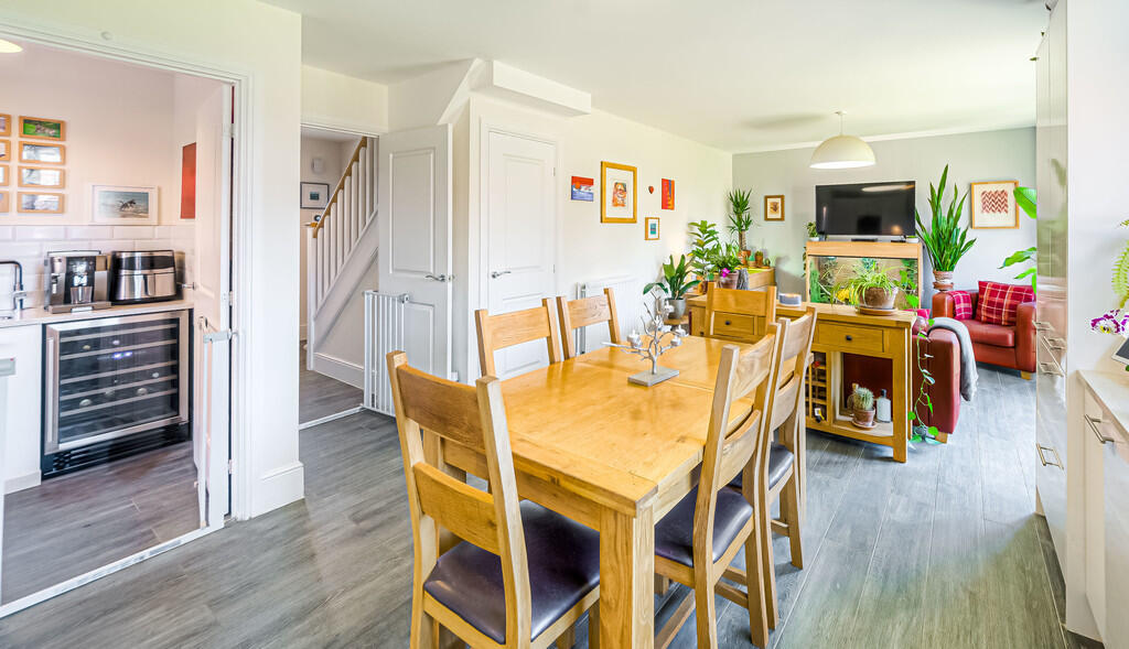 Kitchen/dining ro...