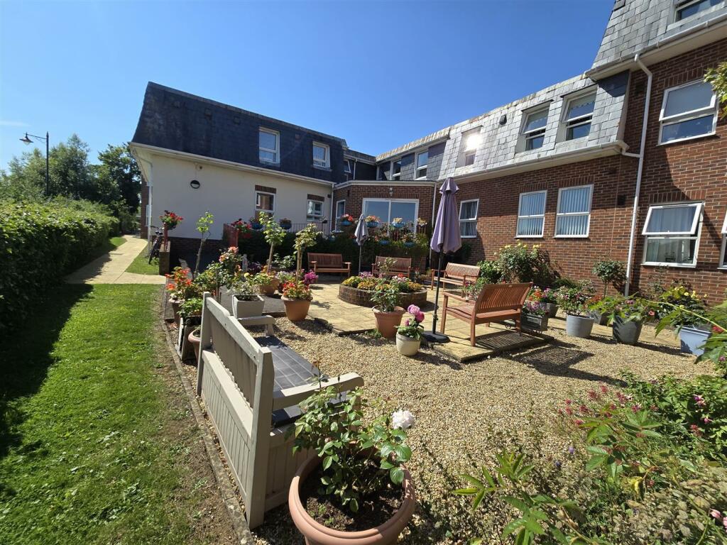 Reddleman house garden.jpg