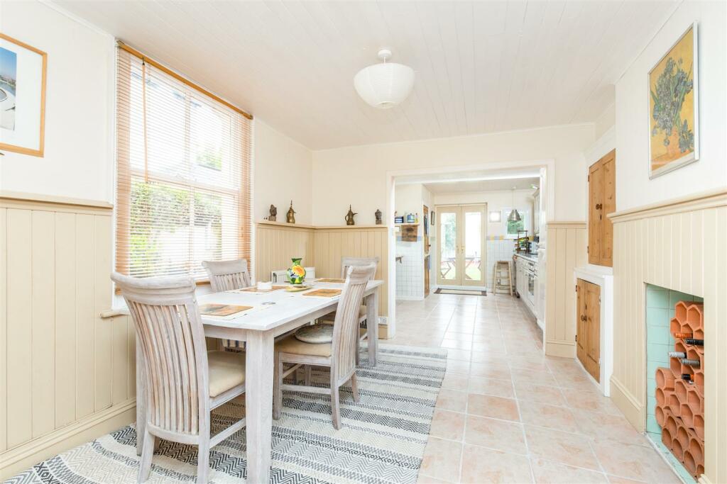 Kitchen/Dining
