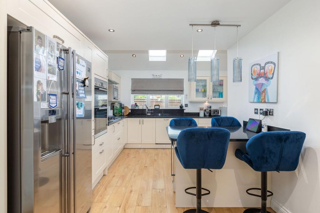 Kitchen/Breakfast...