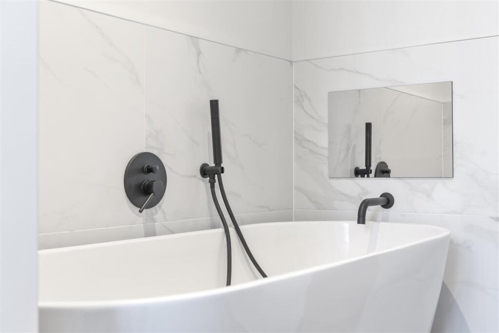 ENSUITE BEDROOM ONE