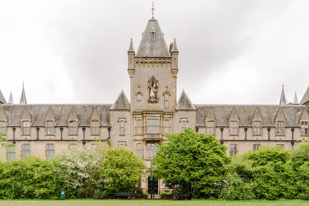 278859 - Flat 2, Royal Victoria Patriotic Build...