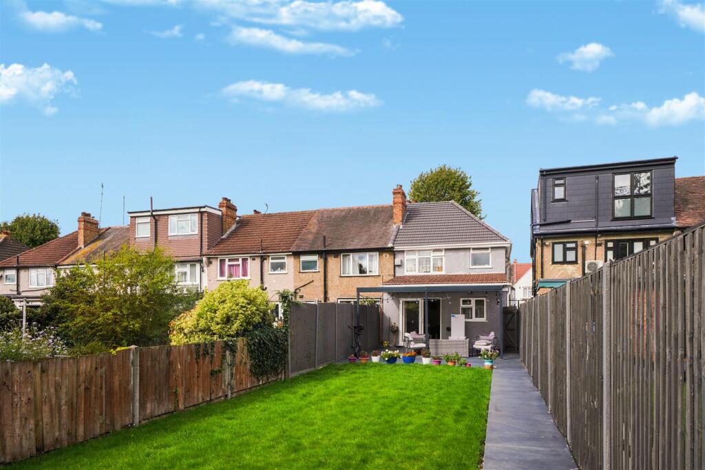 20 Robin Hood Way - rIfNA5wWvj0bWxp3KFfP.jpg